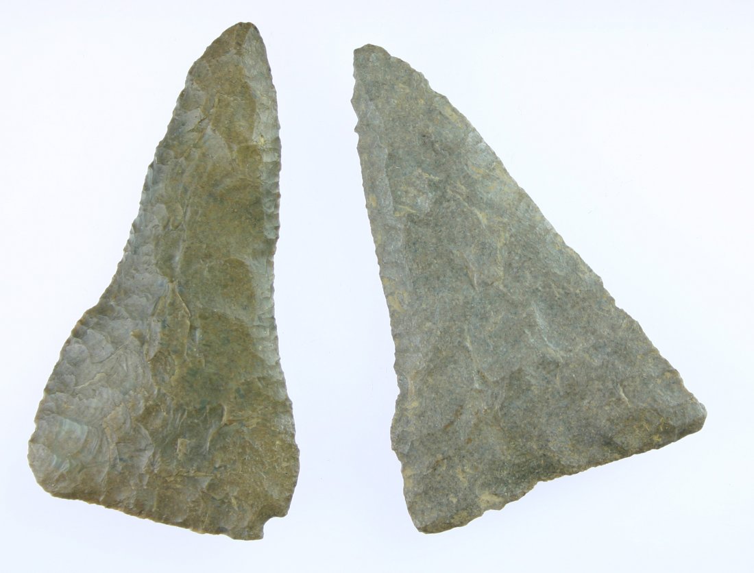 Pair of Super Cobbs Triangles: G-9-G10 examples in Fossiliferous chert from Central Kentucky. Ex - Carter Estate Collection.