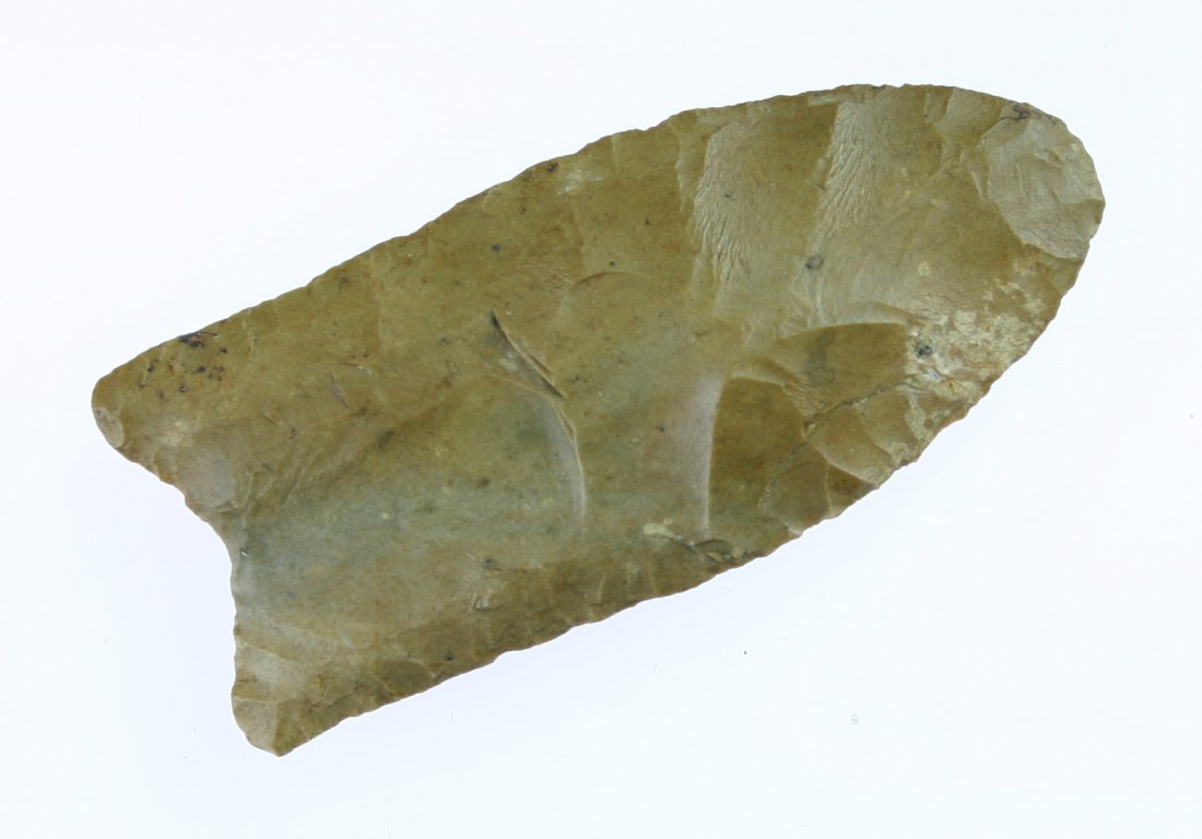 3" Clovis - Davis G-10 COA: Exceptional example. Rich chocolate brown nicely patinated chert with a high gloss. Old label reads - 'Surface find in river bottom in Brown Co., Ohio. April 7, 1982'. Davis G-10 COA.