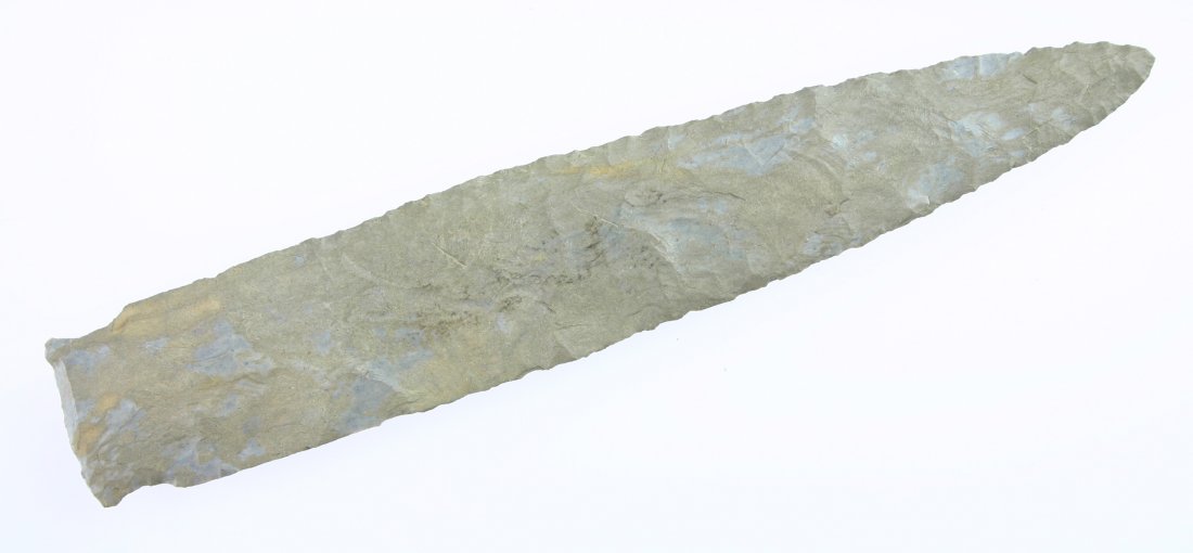 7 11/16" Benton Spear - Perino COA: SUPER large thin point found in Lee Co., Mississippi and formerly of the Westbank and Suter Collections. Fort Payne chert. Good Perino COA dated 12/2/2001.
