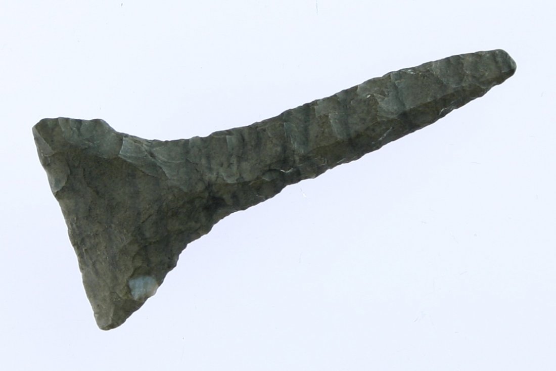 2 3/16" Drill - Ex- Vietzen. Bennett COA.: Virtually perfect 'expanded base' variety drill form. Made of multi-toned Dover Chert. Found in Henry Co., Kentucky. Ex- Col. Raymond Vietzen Collection. Bennett COA.