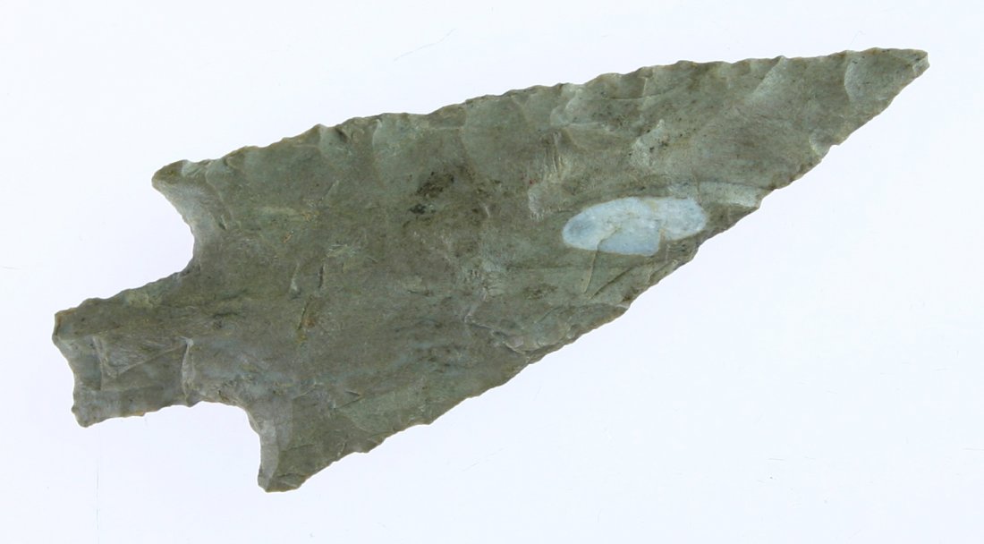 3 5/16" Buck Creek - Davis COA.: Glossy Fort Payne Chert with great 'quartz' eye. Madison Co., Kentucky. Ex- Ralph Richmond. Davis COA.