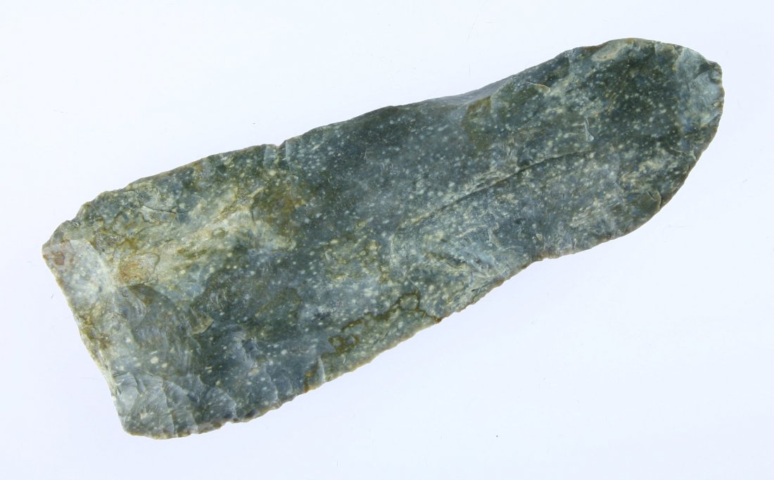 3 15/16" Paleo Knife: Ohio example in Fossil chert. Nicely flaked.