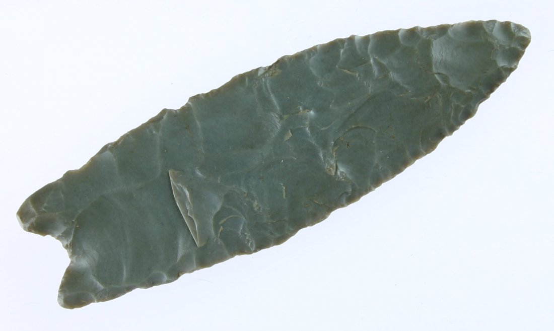 3 5/8" 'Gainey Variety' Clovis - Jackson & Howard : Rare form. Thin and nicely fluted on both sides. Pretty well patinated gun metal gray Indiana Hornstone. Found in Spencer Co., Indiana. Ex- Jack Litchfield Collection. Jackson and Howard COA's.