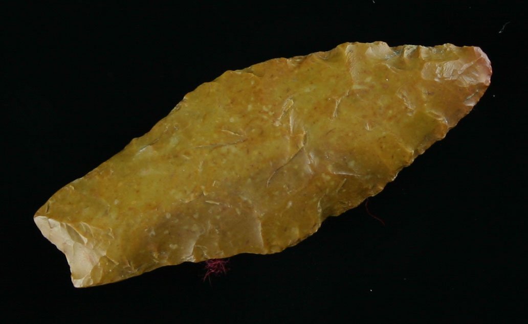 2" Hell Gap - Rogers COA: Yellow Jasper from Tennessee. Rogers COA.
