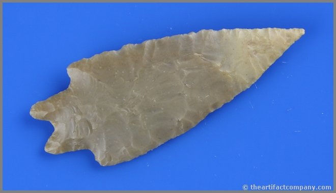 3 15/16" Pedernales - Jackson G-8+ COA: Superb example. Great translucency and great size with a long extended needle tip. Classic high grade glossy caramel colored Edwards Plateau Chert. Comanche Co., Texas. Jackson G-8+ COA.