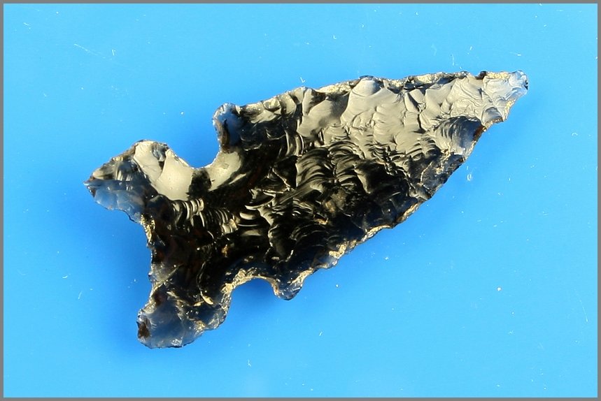 1 13/16" Northern Side Notch: CA/OR example in a pretty clear obsidian.