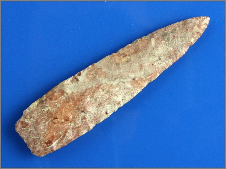 Beautiful 4 1/8" Plainview Knife - Jackson G-9 COA: Superb example made from beautiful Strawberry Chert. Flaking to die for. Pike Co., Illinois. Ex- (famous) Edward Payne Collection and labeled as such. Jackson G-9 COA.