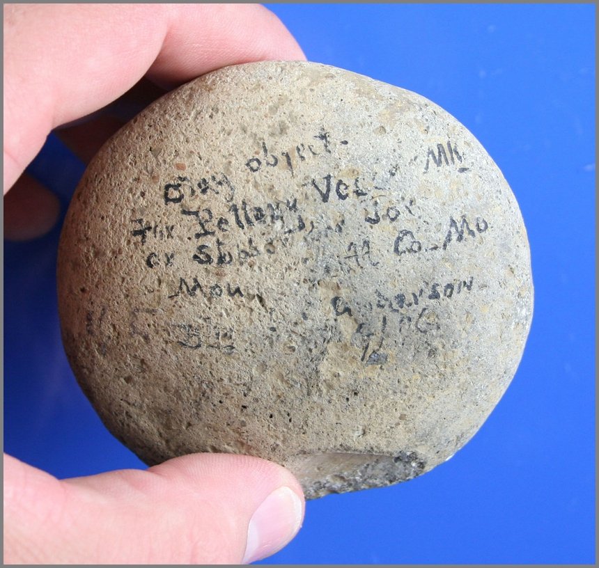 2 3/4" x 3" Bottle-Top / Pottery Trowel: Rare and superb. Large well formed example with lots of old collector script on the bottom. Scott Co., Missouri. Shell tempered clay. Ex- Dr. Walker Estate.