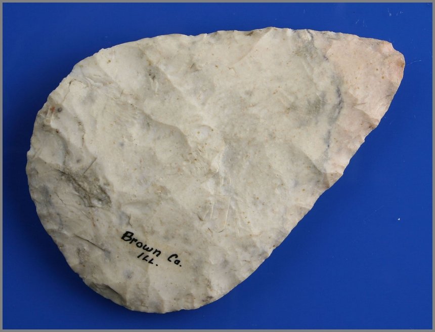 4 7/16" North Blade - Davis G-9 COA: Large excellent example from Brown Co., Illinois made from Burlington Chert. Nice! Davis G-9 COA Pictured in Who's Who #10 Ex Abel Collection.