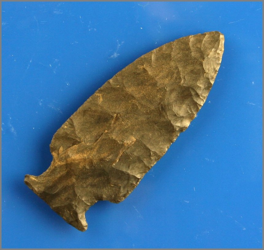 2 3/8" Jacks Reef - Davis G-9 COA: Intrusive mound type arrowhead. Ultra thin with perfect symmetry. Steel gray chert. Found in Ohio. Davis G-9 COA.