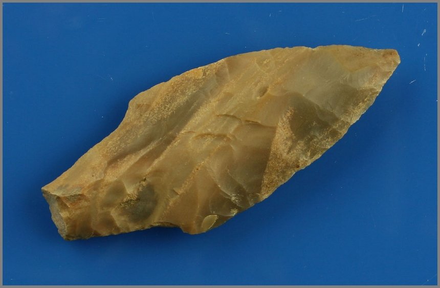 2 11/16" Adena: Carter Cave flint example from Mason Co., Kentucky.