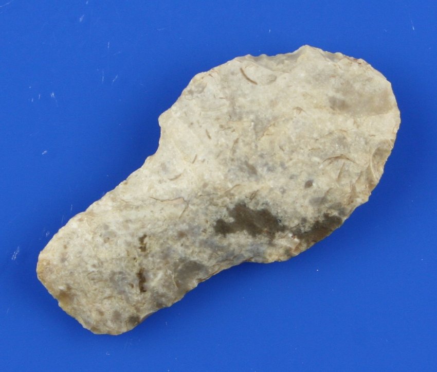 2 3/8" Alberta - RARE: RARE example from Wyoming in a heavily patinated chert. Formerly of the Robert White Collection.