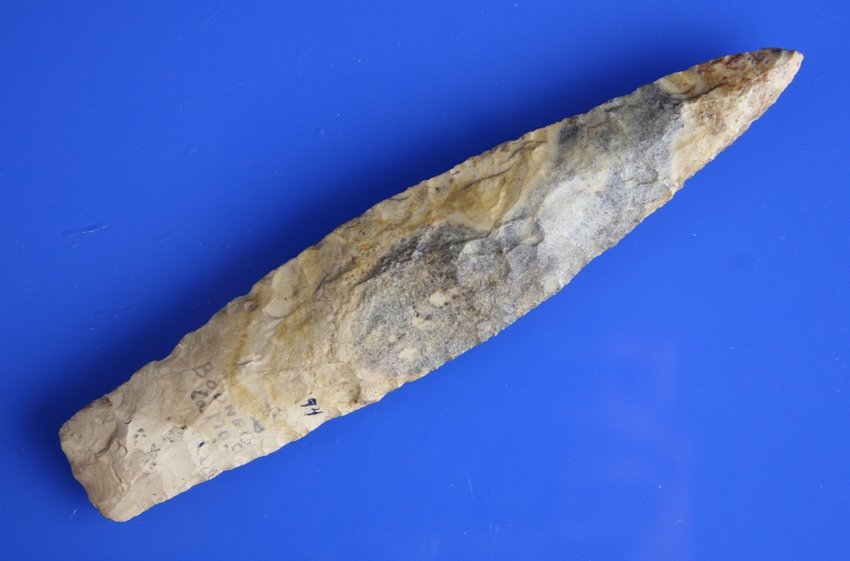 6 1/2" Nebo Hill - Jackson COA: Beautiful piece of Avon chert from Boone Co., Missouri. Ex - R. Weich & C. Helm Collections. Jackson COA.