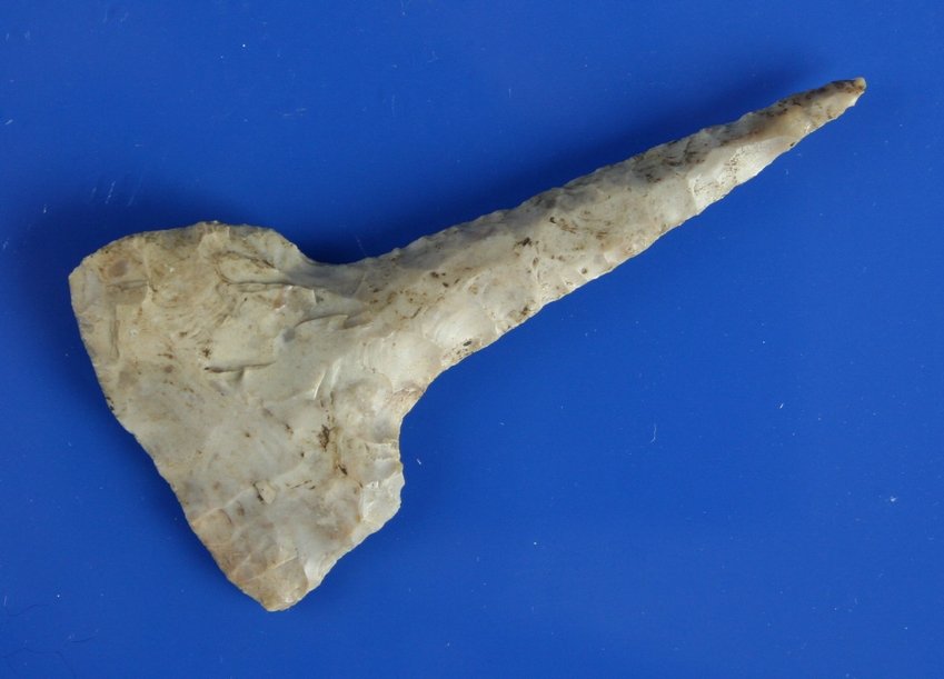3 1/8" Texas Paddle Drill - Jackson COA: Superb example made of a high grade cream fossil chert. Great length with intact extended tip. Central Texas.