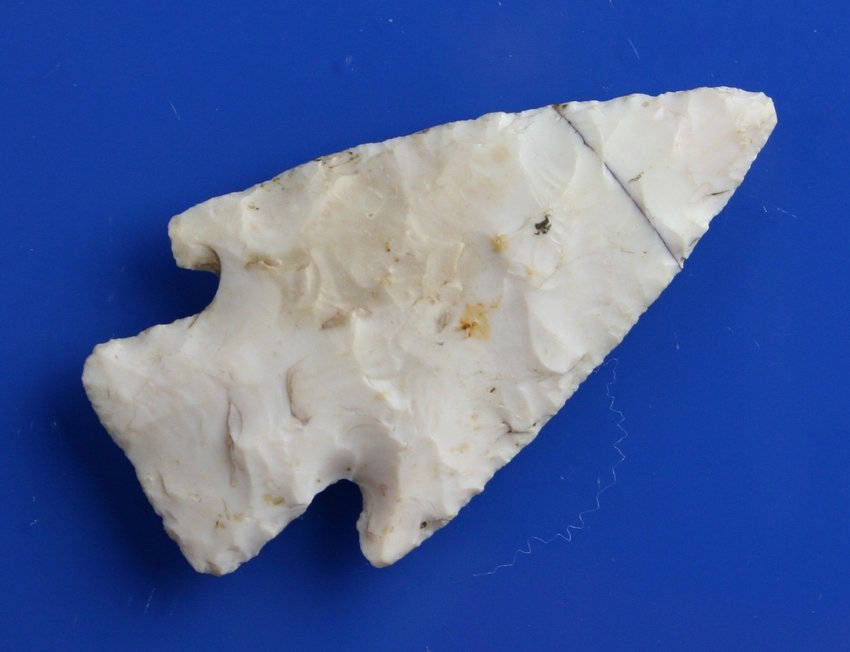 2 1/2" Hardin - Rogers COA: White Co., Illinois example in Crescent Quarry chert. Rogers COA.