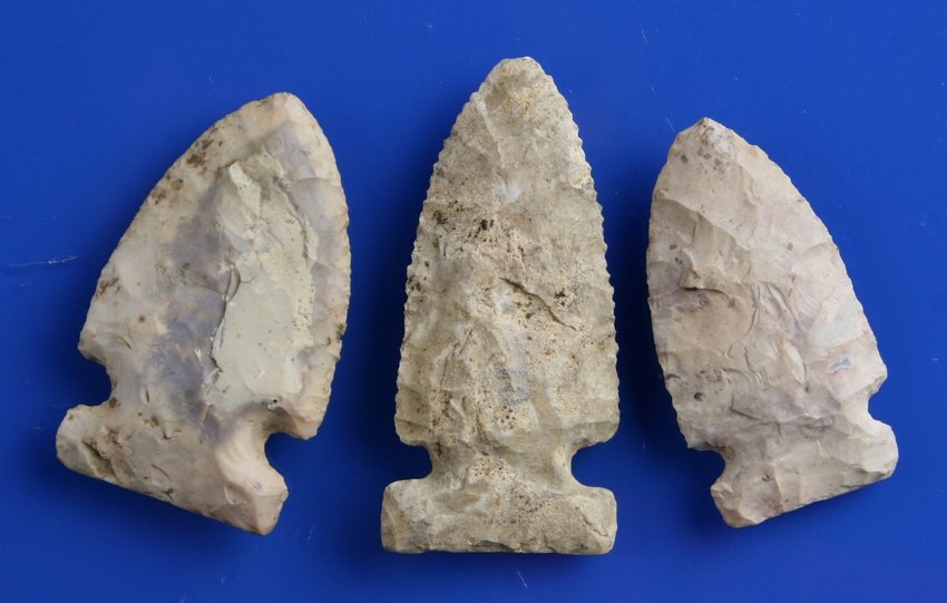 3 SUPER Big Sandy Points - One with Baker COA: Excellent grouping of PERFECT points from AR/MO/IL area. Super assortment. Baker COA on one piece.