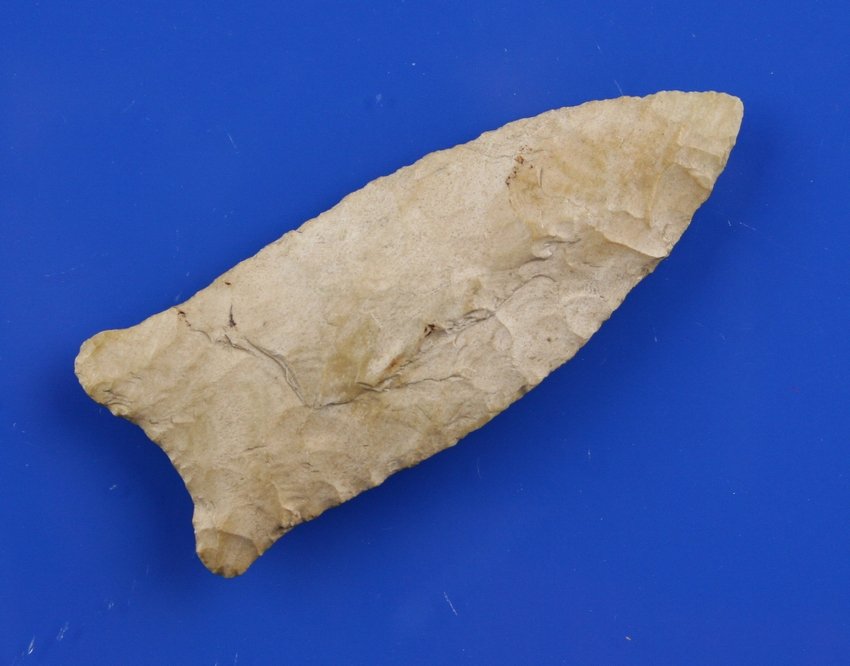 2 7/8" Pike County: Nice example from the Midwest in a beige Fossil Chert. MO/IL Type.