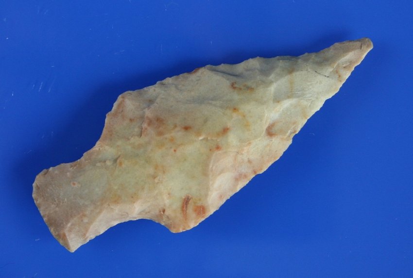 3 3/8" Nolan - Jackson COA: Large example in a pretty yellow with red speckles chert. Classic beveled base. Found in Central Texas.