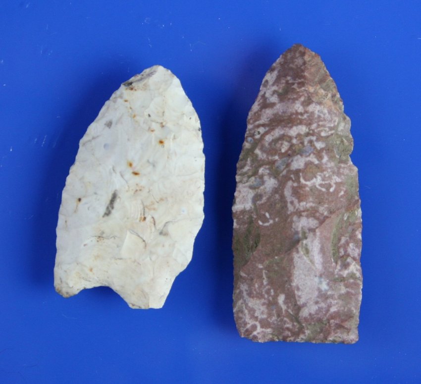 Pair of Excellent Early Kentucky Arrowheads: 2 1/4" Lance is made of rare maroon and white Fort Payne from Somerset, Kentucky. Paleo is made of a high grade white fossil chert.