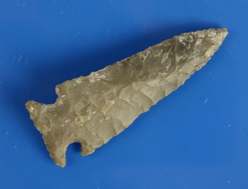 2 5/8" Ensor - Jackson COA: Extremely well made example. High grade Edwards Chert. Texas.