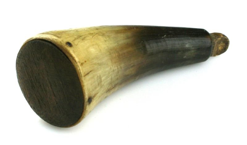 3 3/4" Cap Horn: Nice example with remainder caps and wooden plug.