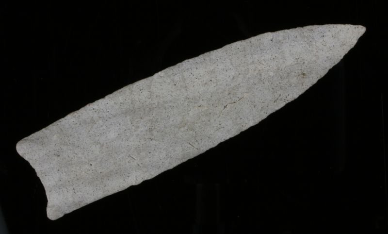 REPRO - 4 1/4" Plainview: Old Texas Collection. Cream fossil chert. Flaking toi die for. Appears to be ab aged reproduction.