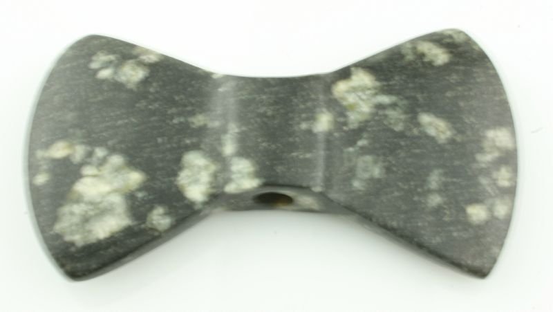 REPRO 2 5/8"x4 3/4" Wisconsin Winged Bannerstone: Pretty estate collection find marked from Hardin Co., Ohio with catalog # W303. Black and white porphyry. Reproduction.