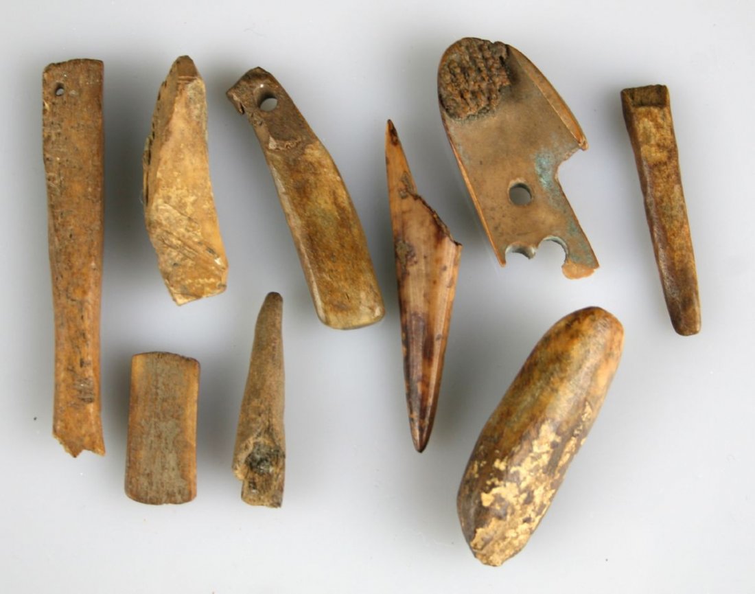 9pc Alaskan Inuit Bone & Ivory Tools: Lot of various tools, including a harpoon, antler arrowhead, and variosu toggles. No sales to international or California buyers.