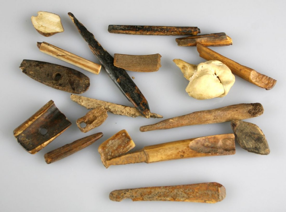 17pc Alaskan Inuit Bone/Ivory Artifacts