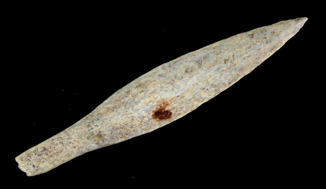 4 1/8" Alaskan Inuit Bone Spear tip: Nice bone example from Alaska. Appears to be Prehistoric. Great mineralization.