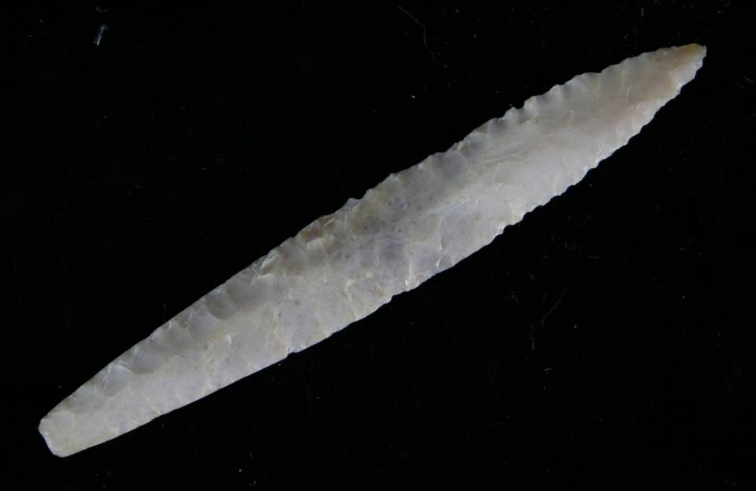 *Repro 3 3/4" Agate Basin: Edwards Plateau Chert example from Texas. Reproduction. Slender.