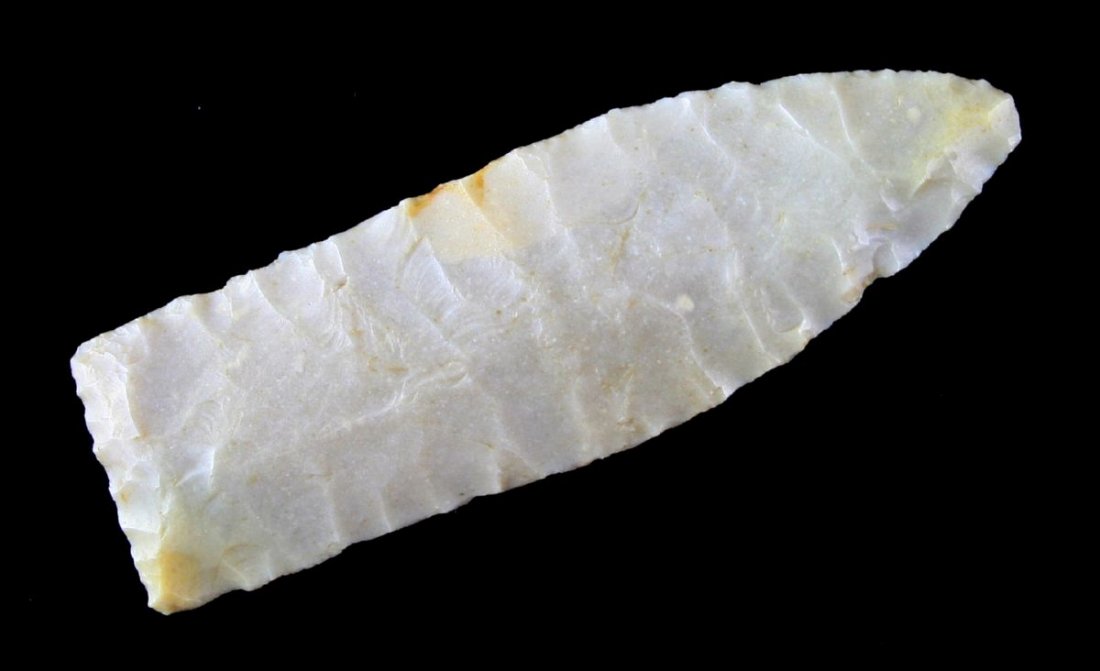 2 3/4" Firstview - Jackson G-9 COA: Edwards Plateau Chert. Awesome collateral flaking. Expertly crafted and very thin. Highly translucent. Found in West Texas. Jackson G-9 COA.