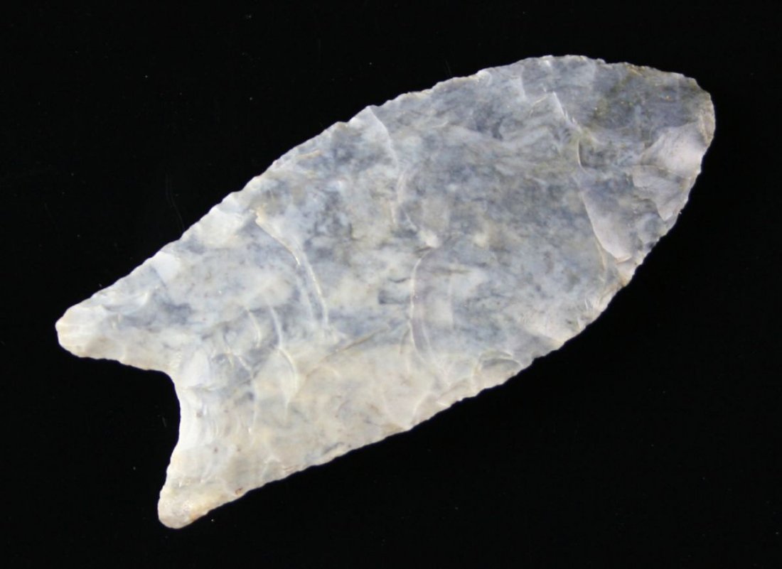 Beautiful 2 9/16" Clovis - Jackson G-10 COA: Very pretty, high grade with excellent sheen, creamy gray and blue mottled Coshocton. Great form. Great flutes. Knox Co., Ohio. Jackson G-10 COA.