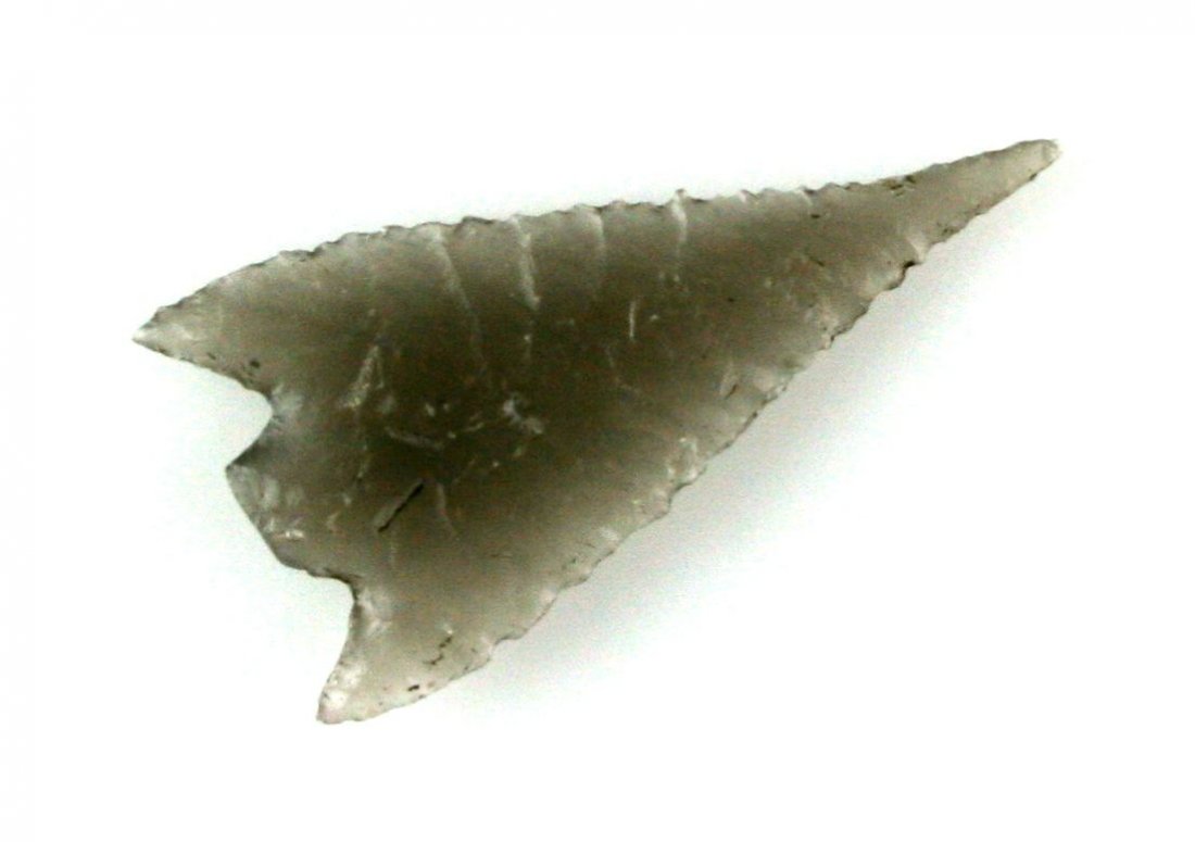 1 1/8" Gunther Rogue: Obsidian example collected by Bob Rogers between 1950-1960 from Klamath Co., Oregon. Needle tip with perfect wings. Cloudy translucence.