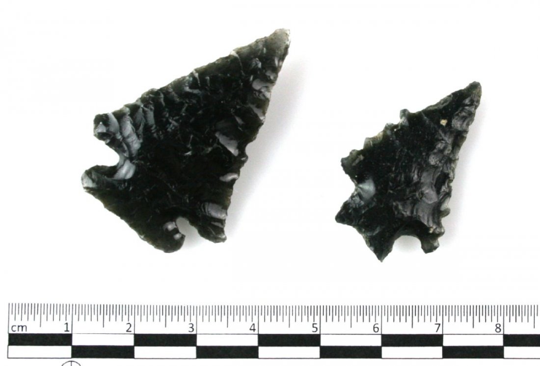Pair of Excellent Obsidian Points: Longest measures 1 5/8". Lake Co., Oregon. Obsidian. Ex - Seely Collection.