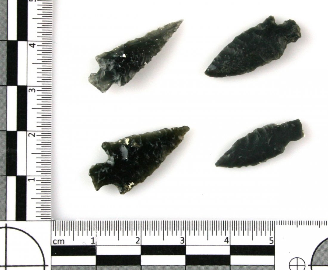 4 Rose Springs Points: Assortment all from Eastern Oregon collected between 1950-1960 by the Scott Webb Family. Obsidian/Dacite.