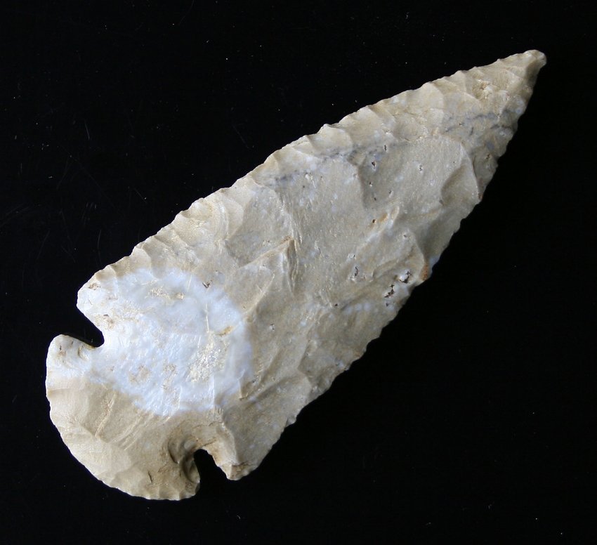 3 9/16" Dovetail - Baker G-9.5 COA: Great symmetry and color. ID'ed as Hornstone by Baker. Big quartz eye. Found in Kentucky. Ex- Fred Coleman Collection. Baker G-9.5 COA.