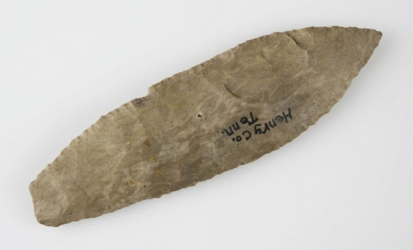 5 1/16" Snake River - Jackson COA: Dover chert piece from Henry Co., Tennessee. Ex - Dr. T. Hugh Young and Cowan Hood Collections.