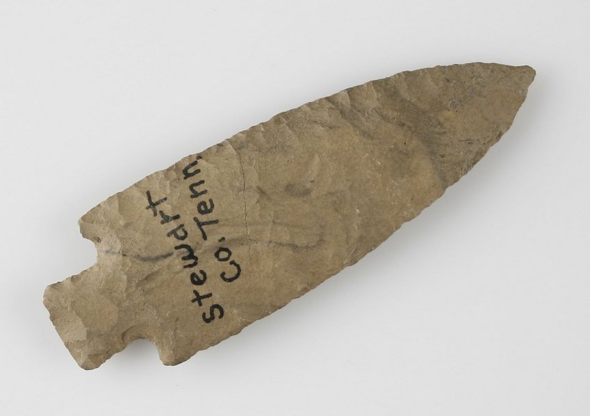 3 1/2" Buck Creek - Jackson COA: Stewart Co., Tennessee. Ex - Cowan Hood Collection. Dover Chert.
