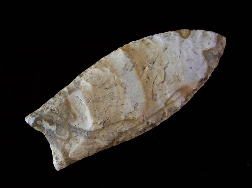 2 7/8" Clovis - Partain COA: Tan/brown Chert example from Jersey Co., Illinois. Partain COA.