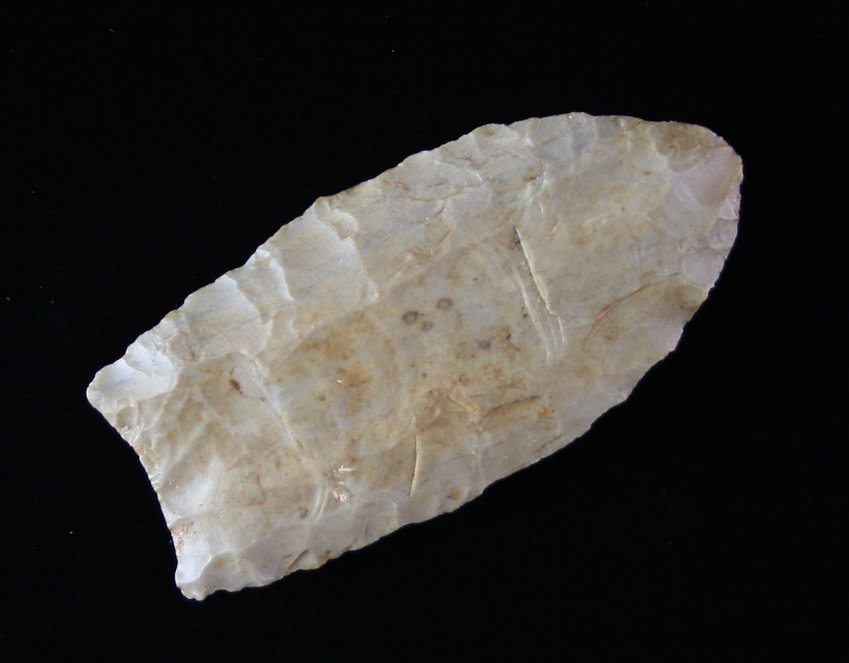 2 5/16" Clovis - Partain & Putty COA: Tan chert from Western Tennessee. Ex - Perry Holloway Collection. Partain & Putty COAs