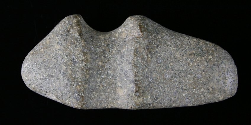 3 3/4" 3/4 Groove Axe: Super nice axe in a light colored cream porphyry. Indiana.