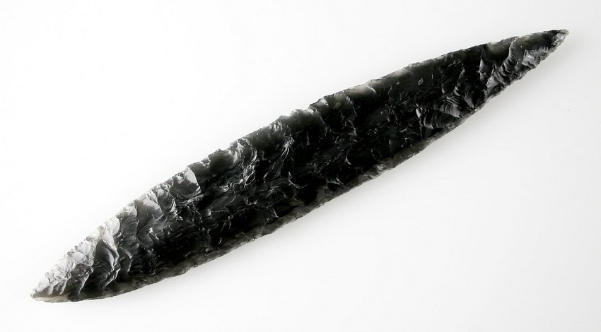 8 11/16" Bipointed Knife: Obsidian example from Klamath Lake, Oregon. Big and well made.