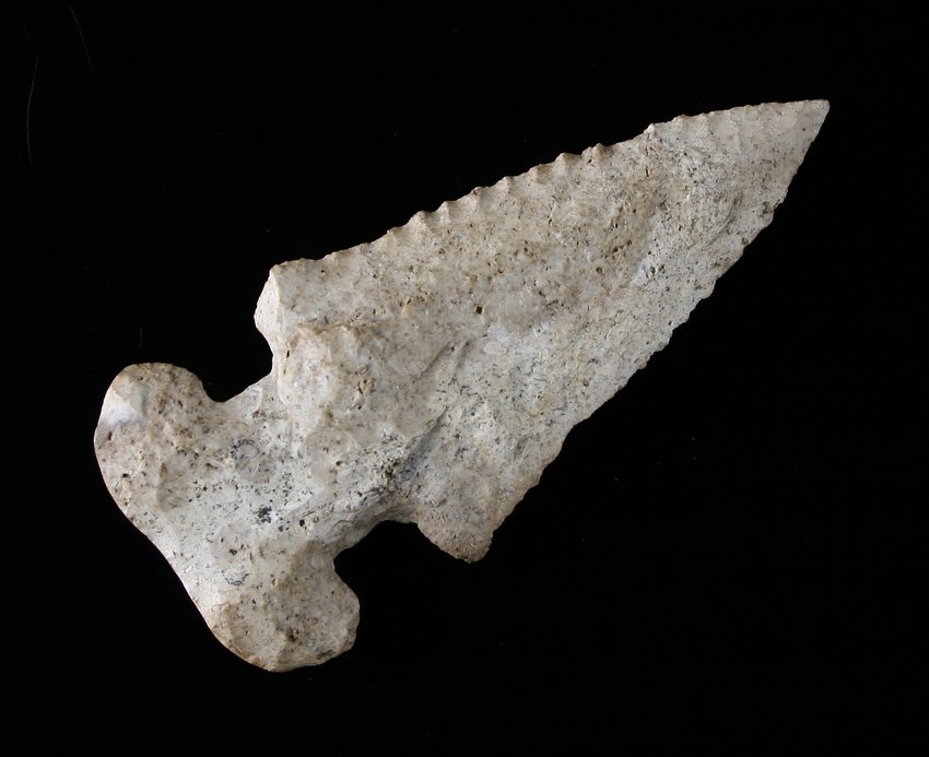 3" E-Notch Thebes: Lightly serrated example in a tan fossil chert. Gift from Dean driskill 1971 Ex - Russell Long Collection K-1/1