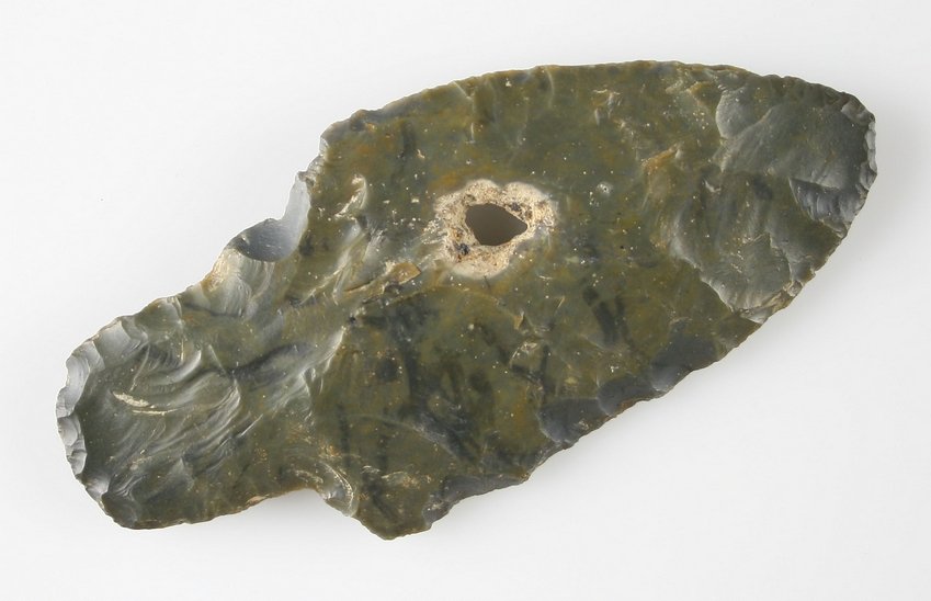 4 3/16" Robbins: Heavily patinated Hornstone example Found on Andy Motter Farm in Hog Creek, Ohio Ex - Russell Long Collection 658