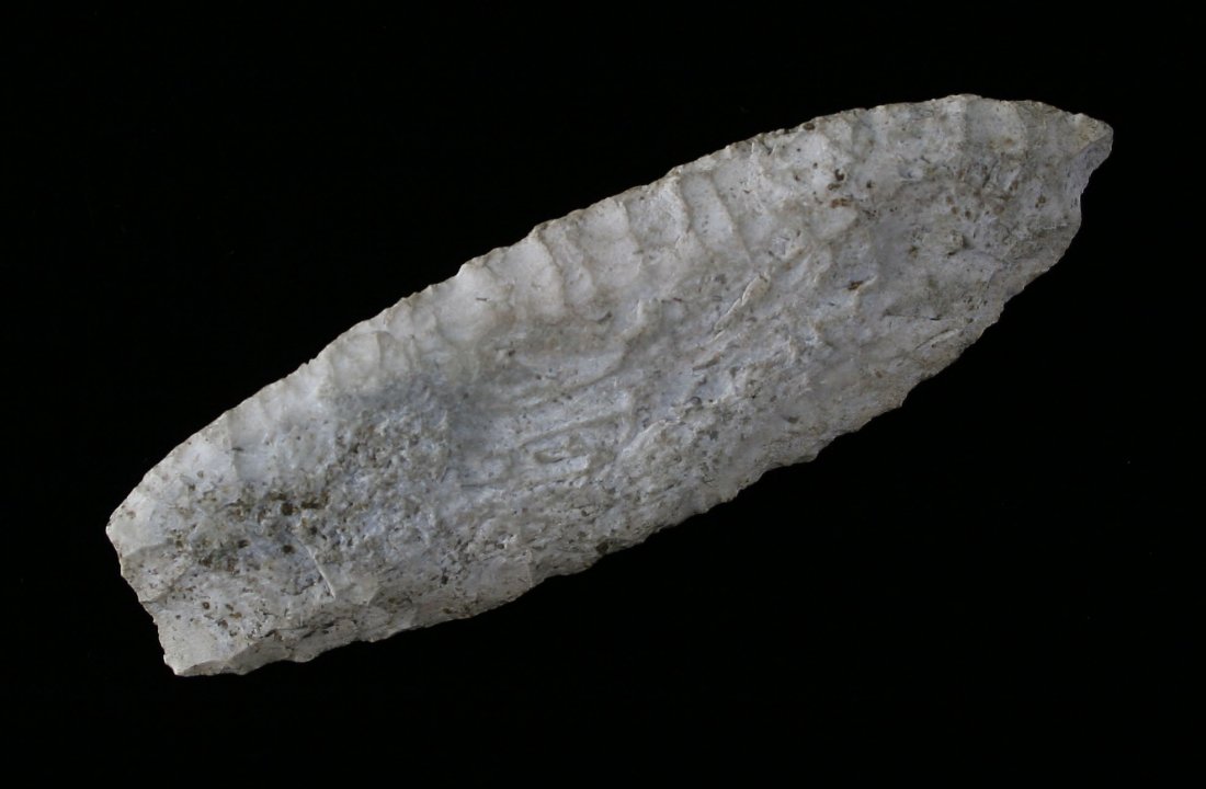 3 3/16" Agate Basin: Colorado Example in a cream fossil chert.