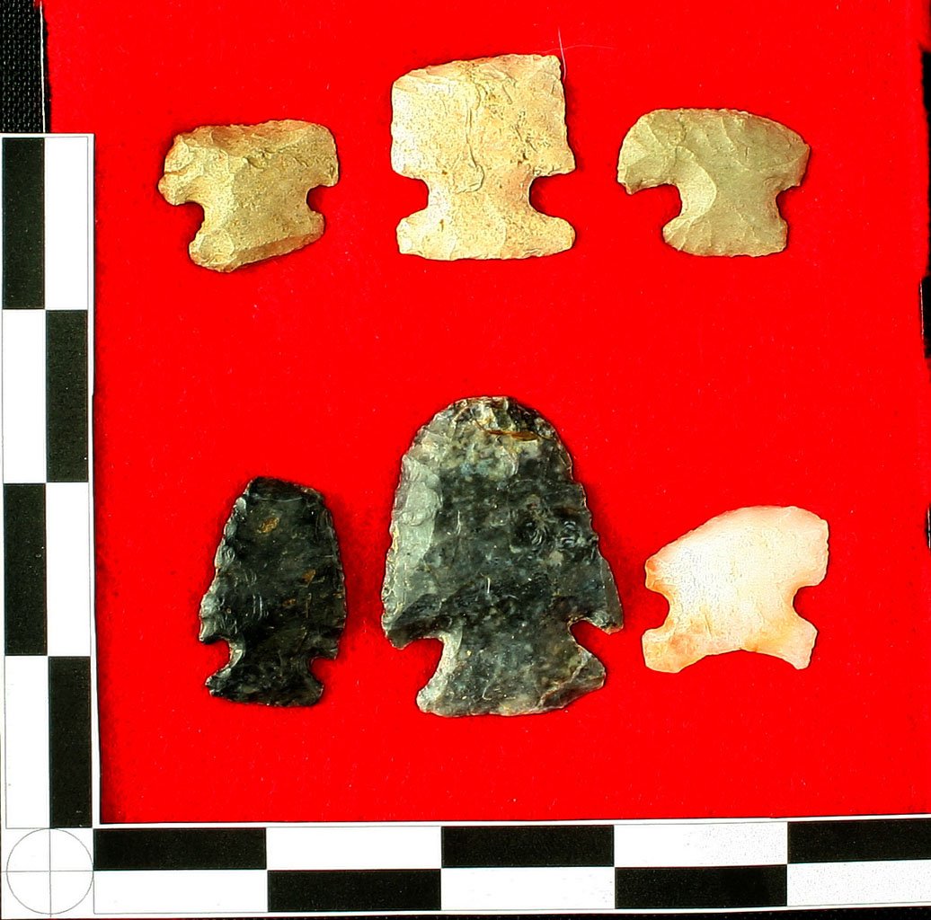 6 OH Hafted End Scrapers with Case: Nice assortment of Late Woodland/Mississppian pieces in this display from the Art Heaton Collection.
