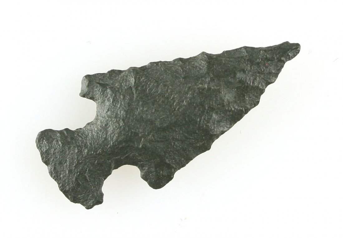 1 3/8" Basalt Side Notch: Nice example from Modoc/Lassen Counties California. Ex - Humphries Collection. Basalt/Dacite.