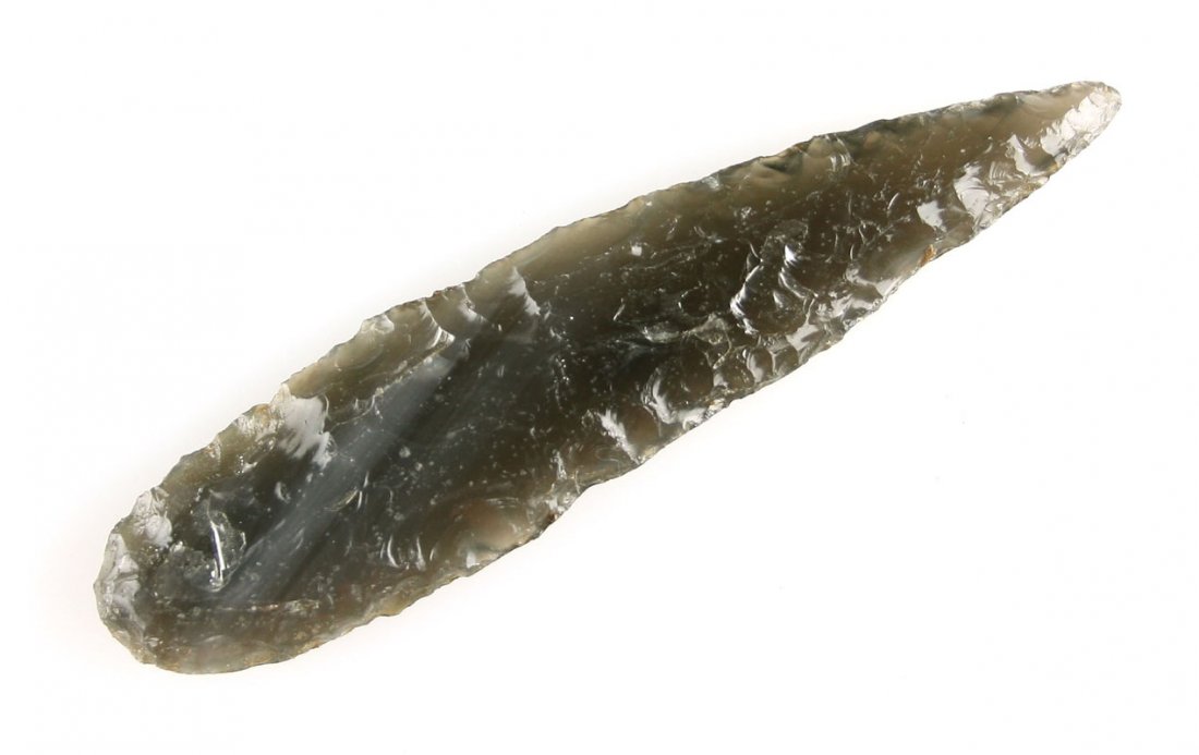 Outstanding 3 5/8" Obsidian Cascade Knife - Ex- CLP: High grade highly translucent smokey Obsidian with diagonal stripes. Good size and really pretty. Ex- C.L. Pugh California Museum deaccession.