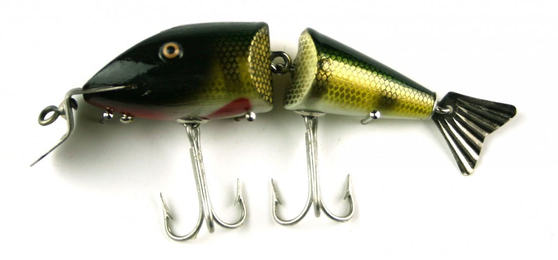 Vintage Huskie Pike Wiggle Fish Jointed Lure.: 5" Lure made by the Creek Chub Bait Co. Nice!!